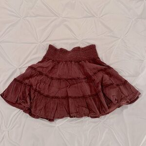 Women’s American eagle dusty red/orange ruffle mini skirt- size medium